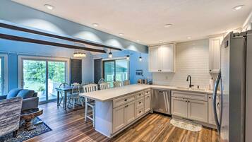 Cottage (2 Bedrooms) | Interior