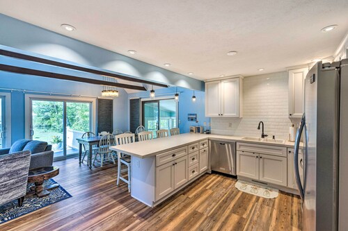 Breezy Silver Lake Getaway: Fishing Dock, Grill!