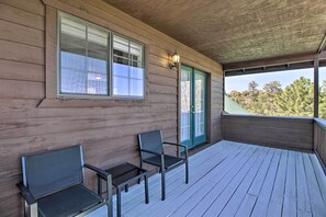 House (2 Bedrooms) | Interior - Modern Show Low Retreat w/ Deck & Mtn Views! (Show Low)