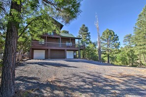 House (2 Bedrooms) | Interior - Modern Show Low Retreat w/ Deck & Mtn Views! (Show Low)