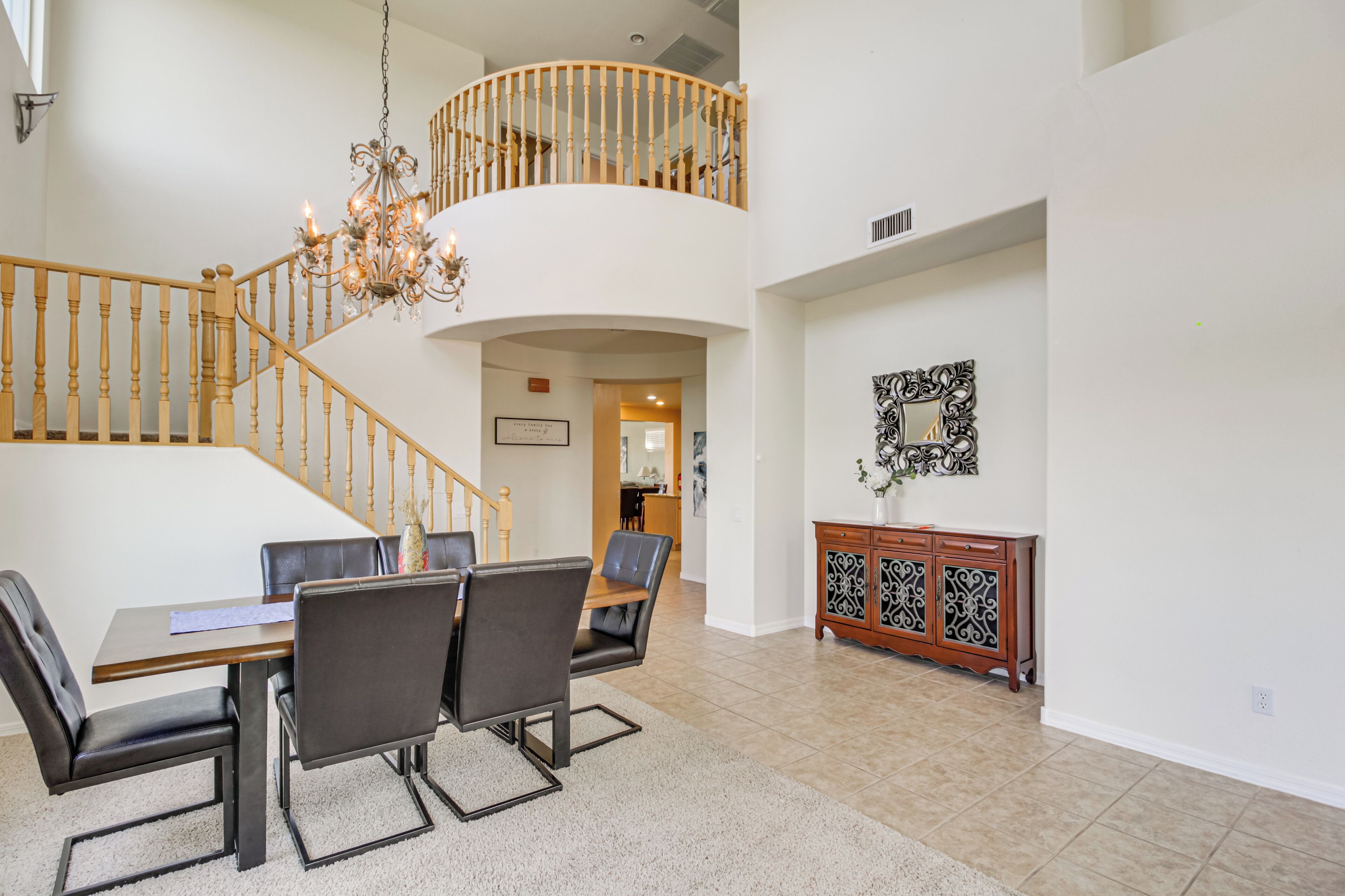 House (4 Bedrooms) | Interior