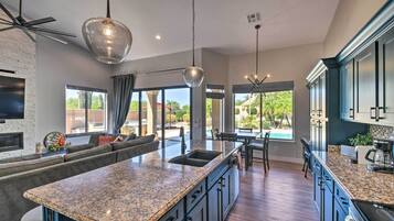 House (4 Bedrooms) | Interior