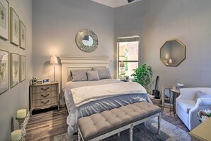 House (4 Bedrooms) | Interior - Putting Green: Golfer's Getaway in Scottsdale (Scottsdale)