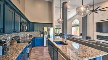 House (4 Bedrooms) | Interior
