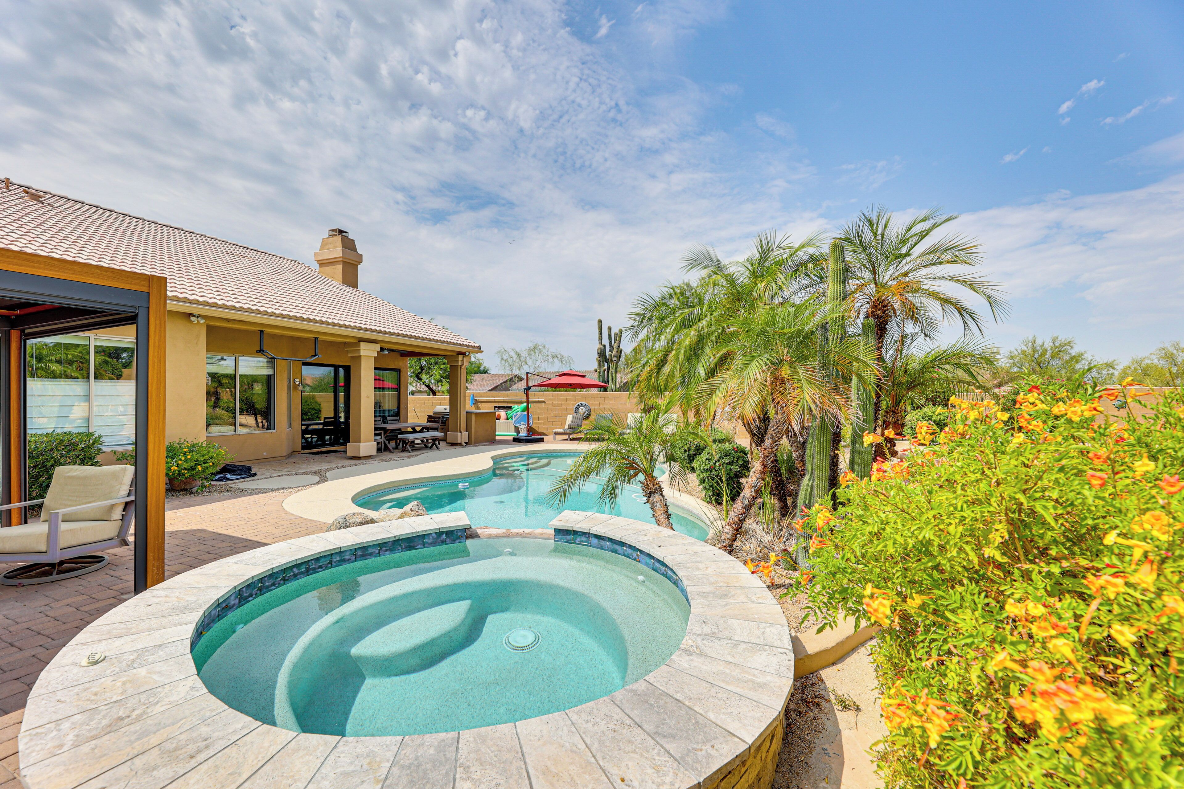 House (4 Bedrooms) | Front of property
