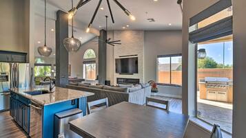 House (4 Bedrooms) | Interior