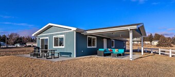 Lake Mcconaughy Getaway w/ Patio - Walk to Beach
