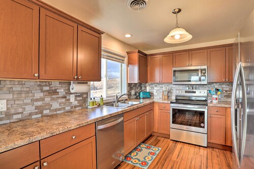 Lake Mcconaughy Getaway w/ Patio: Beachside Living