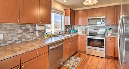 Lake Mcconaughy Getaway w/ Patio: Beachside Living