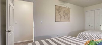 Lake Mcconaughy Getaway w/ Patio - Walk to Beach