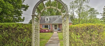 Cozy Family Home w/ Kayaks, Dock & Fire Pit!