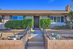 House (3 Bedrooms) | Interior - Charming Home, 8 Mi to Joshua Tree Natl Park (Yucca Valley)