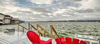 Waterfront Lake Conroe Getaway w/ Multiple Decks!