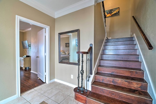 Apartment (4 Bedrooms) | Interior - Waterfront Lake Conroe Getaway w/ Multiple Decks! (Montgomery)