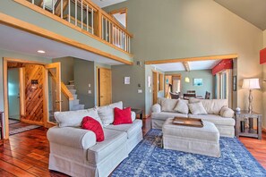 House (5 Bedrooms) | Interior