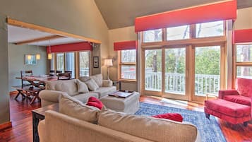 Rumah (5 Bedrooms) | Interior