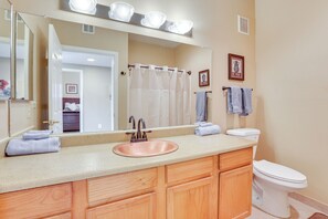 Apartment (3 Bedrooms) | Interior - Bright Phoenix Condo - 3 Mi to State Farm Stadium! (Phoenix)