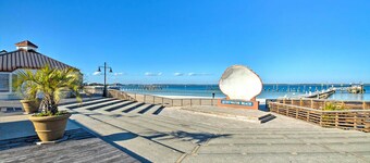 Sea La Vie Condo: Pensacola Beach Access!