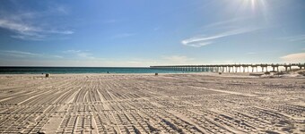 Sea La Vie Condo: Pensacola Beach Access!
