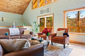 Smart TV, fireplace, video games, table tennis