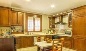 Fridge, microwave, oven, coffee/tea maker - Spectacular Penthouse in the Mosque (Cordoba)