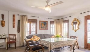 TV - Spectacular Apartament in the Mosque (Cordoba)