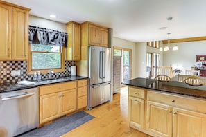 House (3 Bedrooms) | Interior - Mtn Views & Hot Tub: 6-acre Blue Ridge Retreat! (Swannanoa)