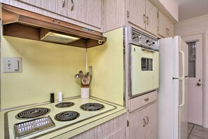 House (2 Bedrooms) | Interior - Golf Course & Pool Access: Quaint Sun City Home (Sun City)