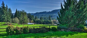 Peaceful, Pet-friendly Washougal Paradise!