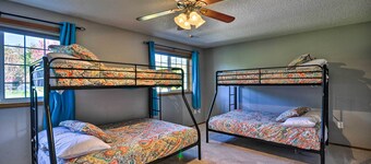 Peaceful, Pet-friendly Washougal Paradise!