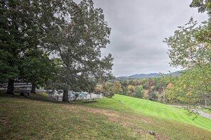 Apartment (2 Bedrooms) | Interior - Pigeon Forge Condo w/ Balcony: 5 Mi to Attractions (Pigeon Forge)