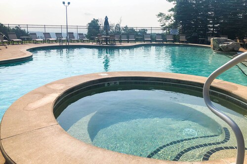 Southwind Seven Springs Home on Ski Slopes!