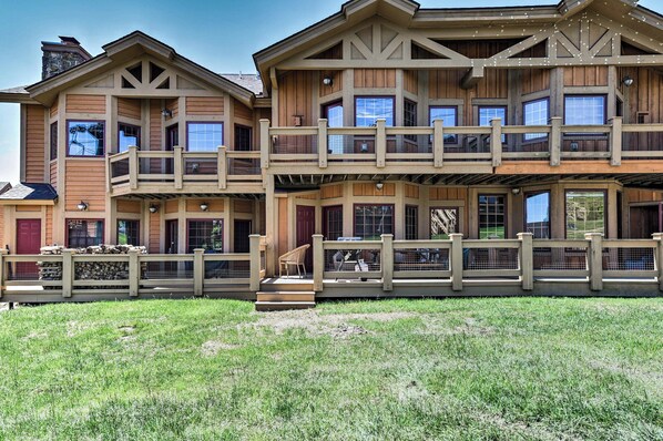 Apartment (3 Bedrooms) | Front of property