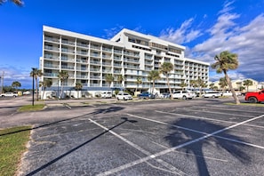 Exterior - Gulf Shores Condo w/ Pool & Private Beach Access! (Gulf Shores)