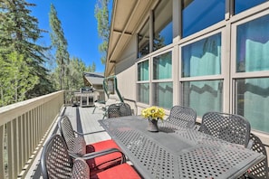 Interior - Flagstaff Townhome - Walk to Country Club & Pools! (Flagstaff)