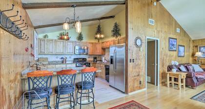 Flagstaff Townhome - Walk to Country Club & Pools!