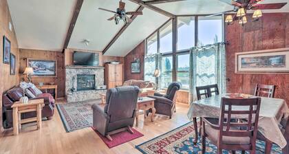 Flagstaff Townhome - Walk to Country Club & Pools!