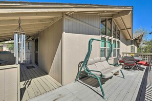 Apartment (2 Bedrooms) | Interior - Flagstaff Townhome - Walk to Country Club & Pools! (Flagstaff)