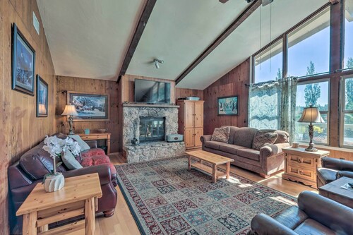 Flagstaff Townhome - Walk to Country Club & Pools!