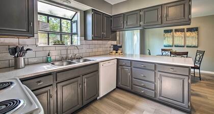 Modern Townhome w/ Fireplace: Near Stoll Park