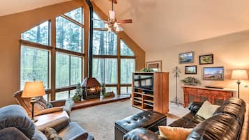 House (2 Bedrooms) | Living area | Fireplace