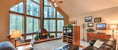 House (2 Bedrooms) | Living area