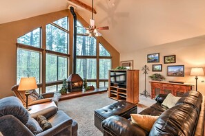 House (2 Bedrooms) | Living area | Fireplace - Relax Fireside! Peaceful Forest Haven in Prescott (Prescott)