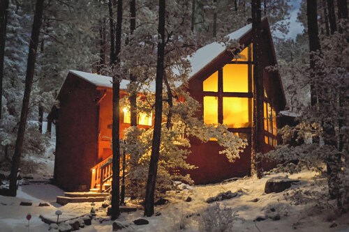 Relax Fireside! Peaceful Forest Haven in Prescott