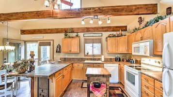 Rumah (2 Bedrooms) | Interior