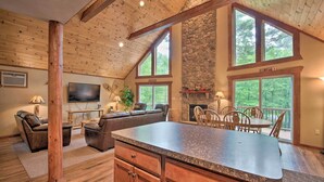 Interior - 2 Mi to Lake Harmony: Gem w/ Game Room & Deck (Lake Harmony)