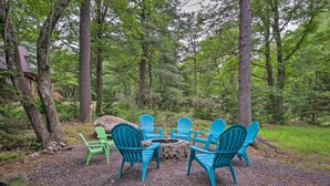 Interior - 2 Mi to Lake Harmony: Gem w/ Game Room & Deck (Lake Harmony)