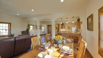 Apartment (3 Bedrooms) | Front of property