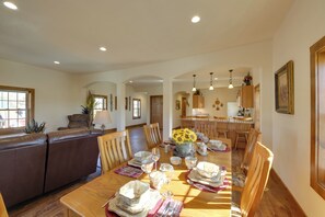 Apartment (3 Bedrooms) | Front of property