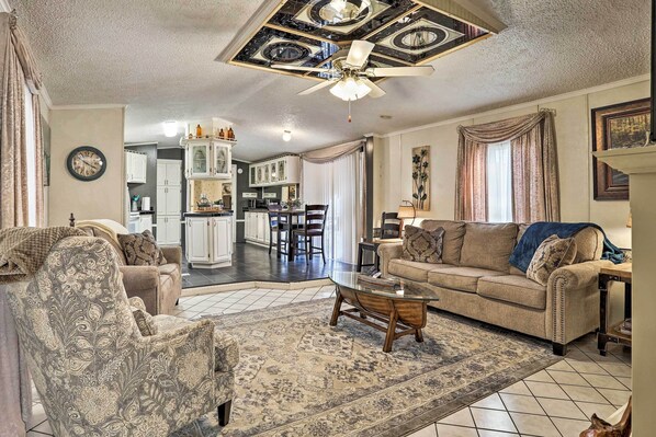 Interior - Broken Bow Home: 2 Mi to Beavers Bend State Park (Broken Bow)